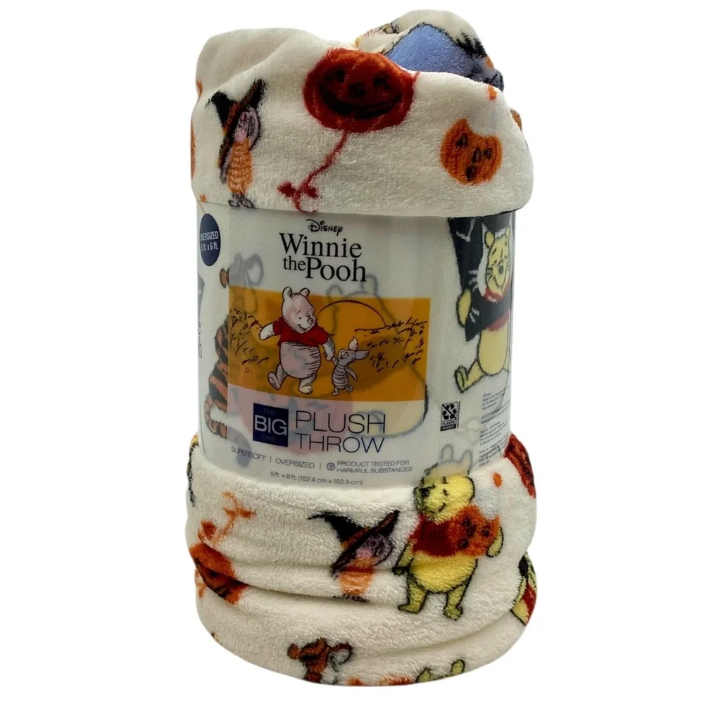 Disney's Halloween Oversized Supersoft Printed Plush “Winnie the Pooh” Blanket